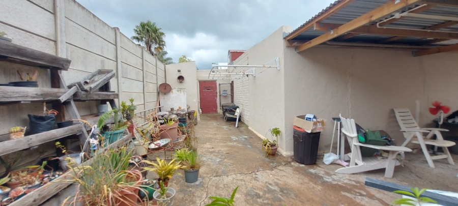 4 Bedroom Property for Sale in Albertinia Western Cape